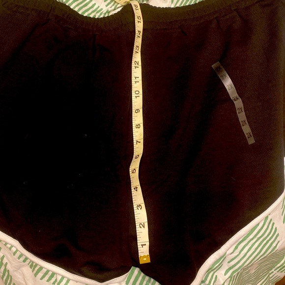 Women's Plus Size PSK Collective Black Curved Hem French Terry Running Shorts 2X - Picture 8 of 8
